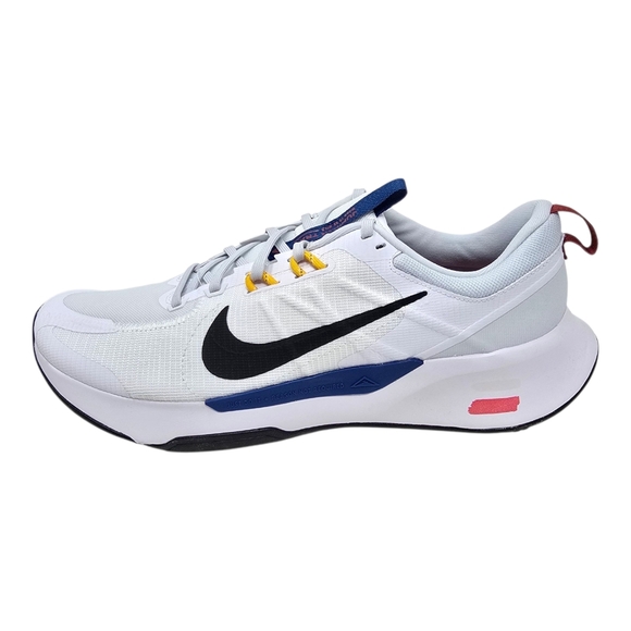 nike men's hiking footwear